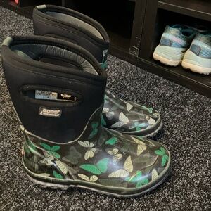 Women’s Bogs size 6